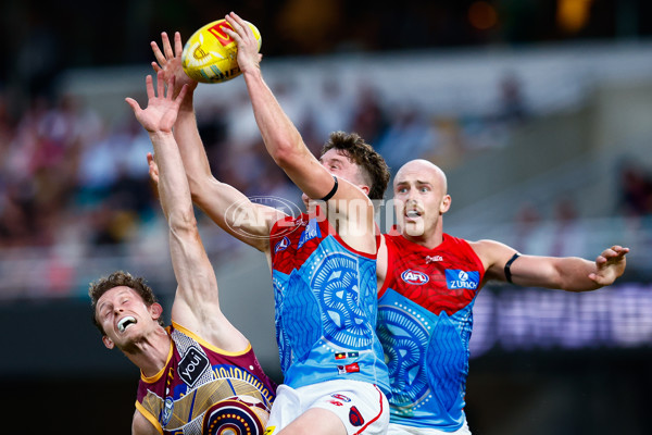 AFL 2025 Round 10 - Brisbane v Narrm - A-59557652