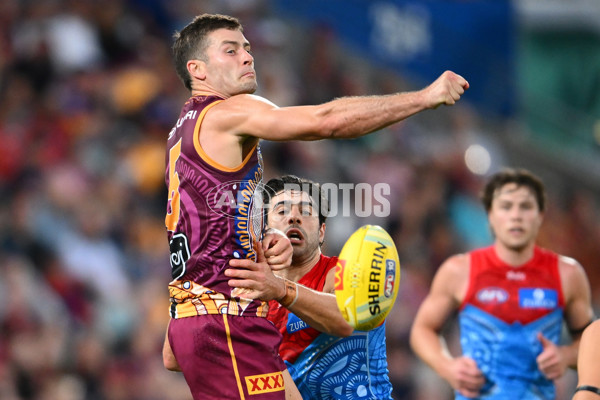 AFL 2025 Round 10 - Brisbane v Narrm - A-59557675
