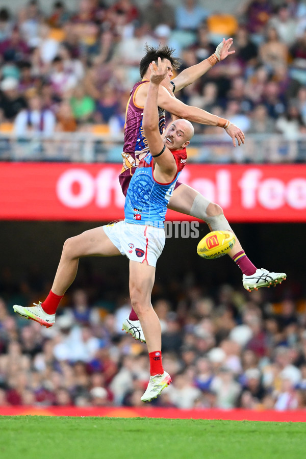 AFL 2025 Round 10 - Brisbane v Narrm - A-59559551