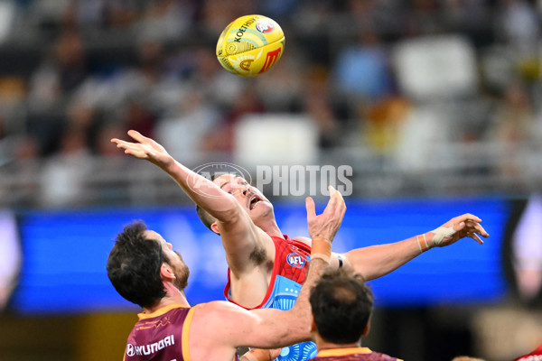 AFL 2025 Round 10 - Brisbane v Narrm - A-59559572