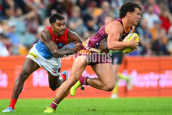 AFL 2025 Round 10 - Brisbane v Narrm - A-59559578