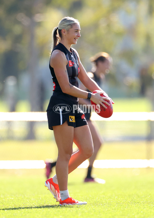 AFLW 2025 Training - Collingwood 210525 - A-59593619