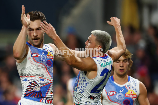 AFL 2025 Round 11 - Geelong v Western Bulldogs - A-59604179