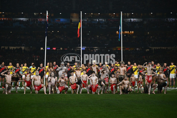 AFL 2025 Round 11 - Essendon v Richmond - A-59616920