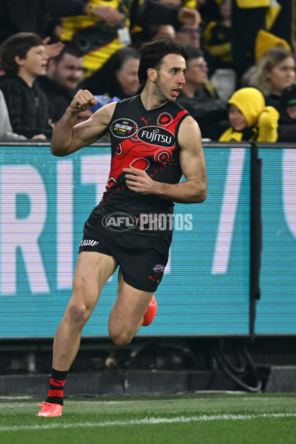 AFL 2025 Round 11 - Essendon v Richmond - A-59617009