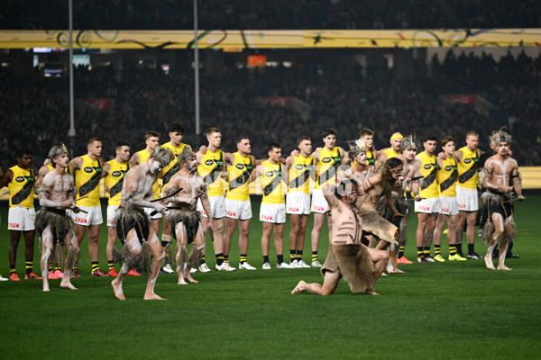 AFL 2025 Round 11 - Essendon v Richmond - A-59617056