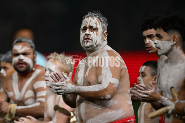 AFL 2025 Round 11 - Essendon v Richmond - A-59619223