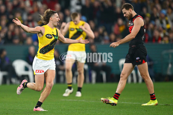 AFL 2025 Round 11 - Essendon v Richmond - A-59619289