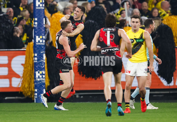 AFL 2025 Round 11 - Essendon v Richmond - A-59619702