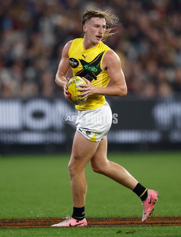 AFL 2025 Round 11 - Essendon v Richmond - A-59619712