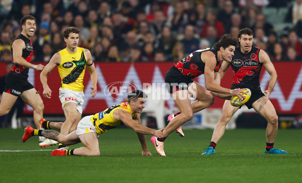 AFL 2025 Round 11 - Essendon v Richmond - A-59619723