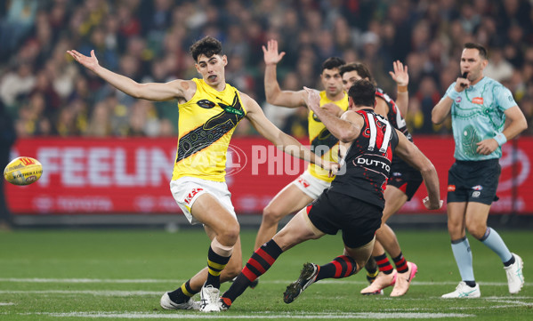 AFL 2025 Round 11 - Essendon v Richmond - A-59619724