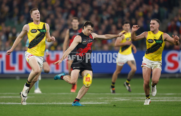 AFL 2025 Round 11 - Essendon v Richmond - A-59621954