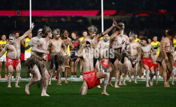 AFL 2025 Round 11 - Essendon v Richmond - A-59621992