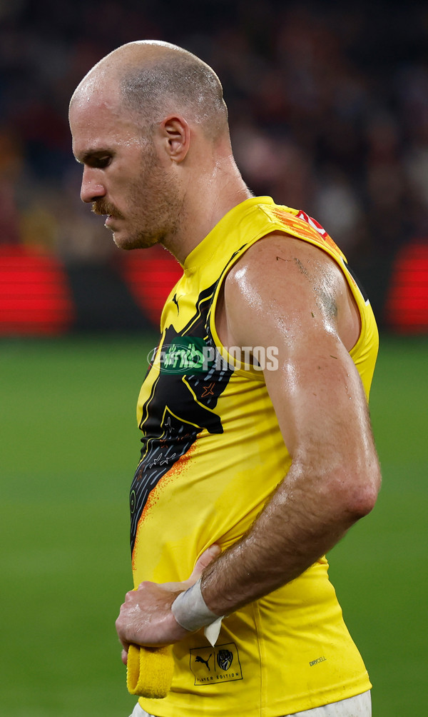 AFL 2025 Round 11 - Essendon v Richmond - A-59627317