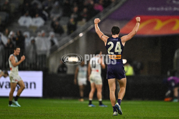 AFL 2025 Round 11 - Walyalup v Yartapuulti - A-59668188