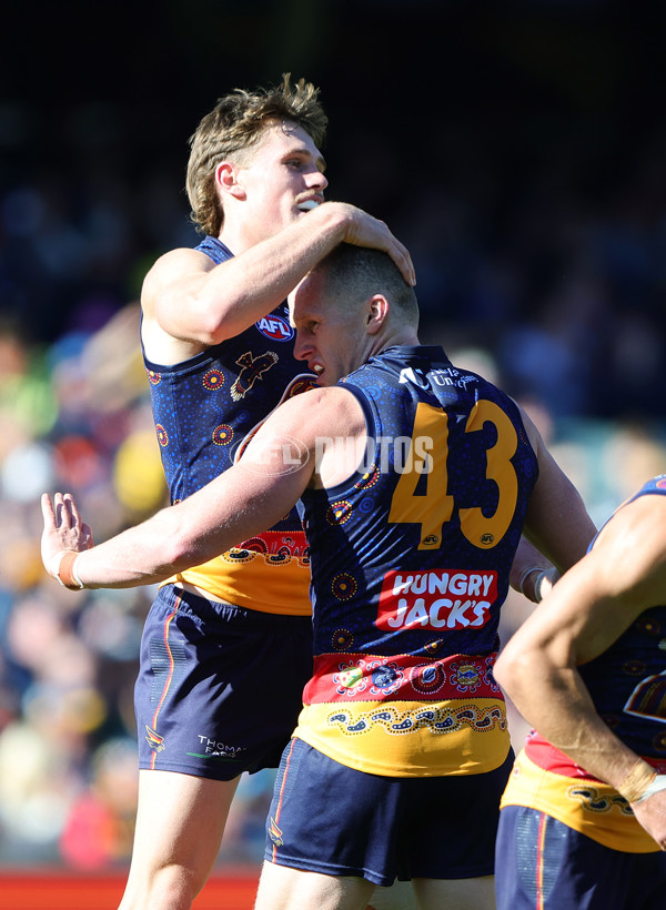 AFL 2025 Round 11 - Kuwarna v Waalitj Marawar - A-59685780
