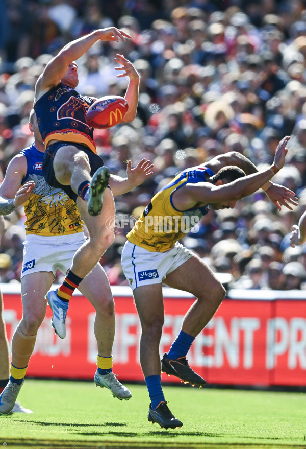 AFL 2025 Round 11 - Kuwarna v Waalitj Marawar - A-59686759