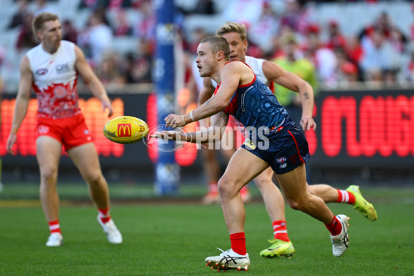 AFL 2025 Round 11 - Narrm v Sydney - A-59691977