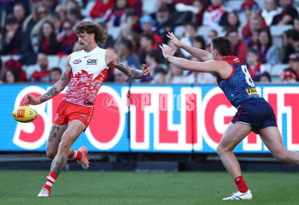 AFL 2025 Round 11 - Narrm v Sydney - A-59693298