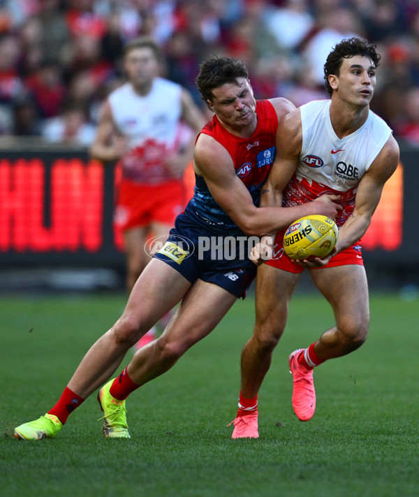 AFL 2025 Round 11 - Narrm v Sydney - A-59693313