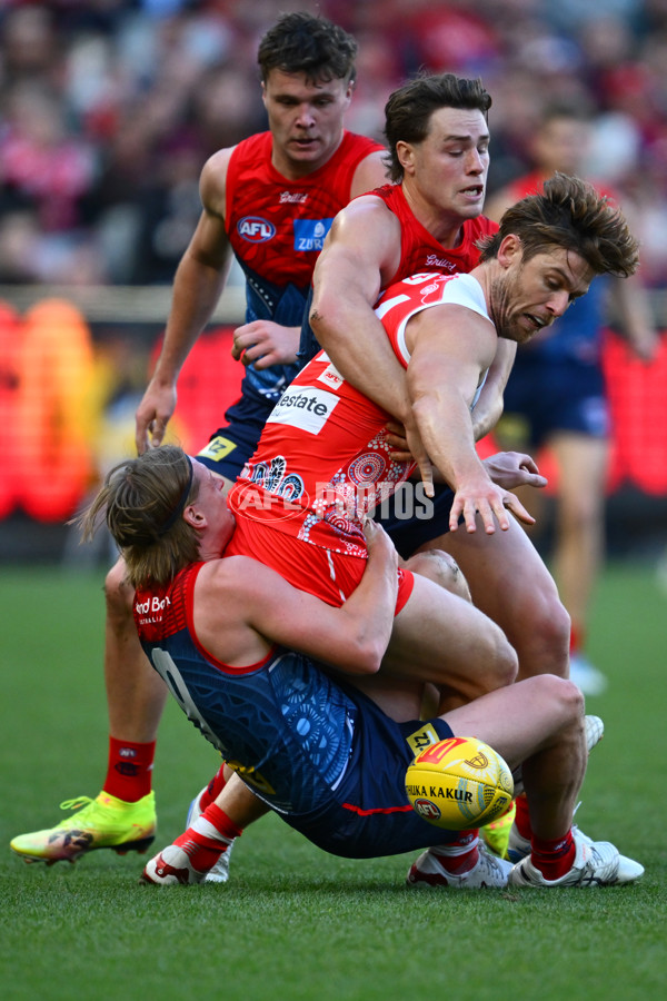 AFL 2025 Round 11 - Narrm v Sydney - A-59693314