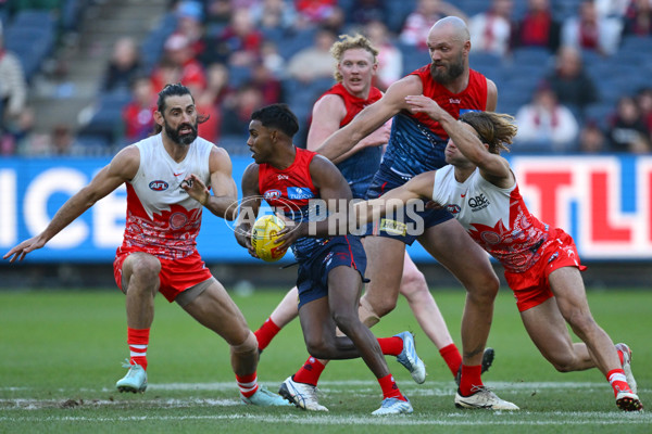 AFL 2025 Round 11 - Narrm v Sydney - A-59694528