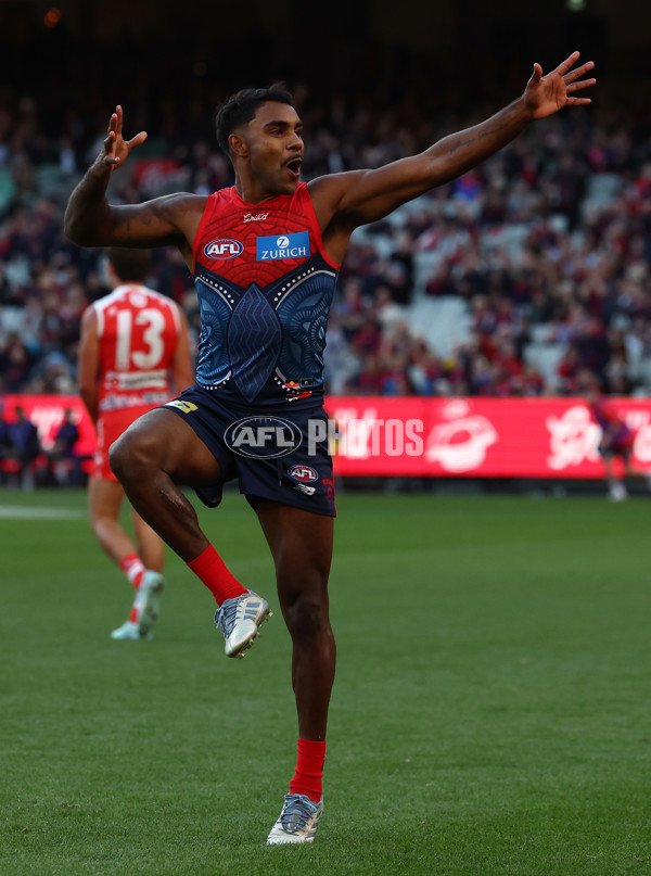 AFL 2025 Round 11 - Narrm v Sydney - A-59696004