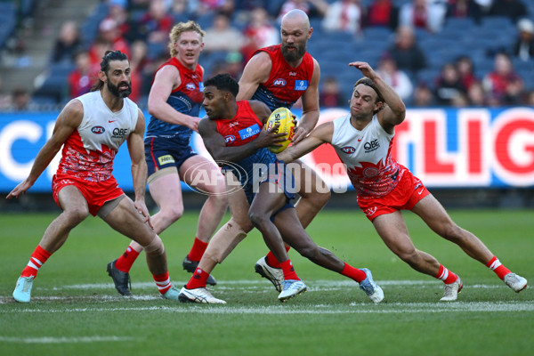 AFL 2025 Round 11 - Narrm v Sydney - A-59696006