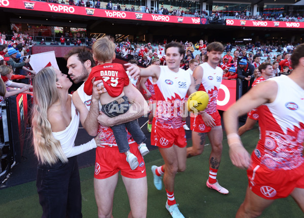 AFL 2025 Round 11 - Narrm v Sydney - A-59697883