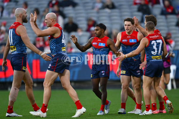 AFL 2025 Round 11 - Narrm v Sydney - A-59697902