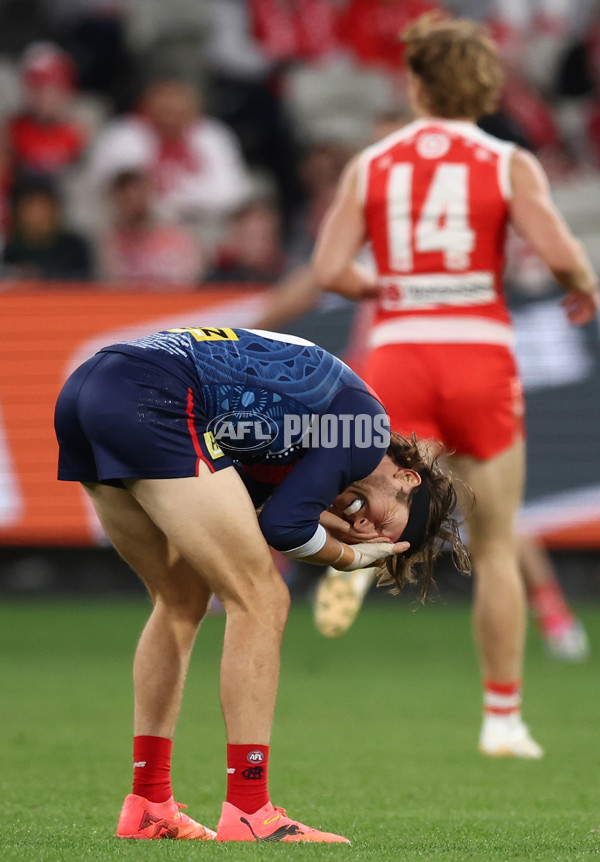AFL 2025 Round 11 - Narrm v Sydney - A-59697938