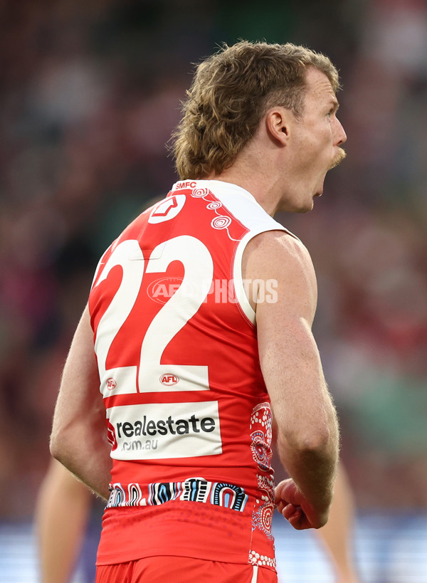 AFL 2025 Round 11 - Narrm v Sydney - A-59698425