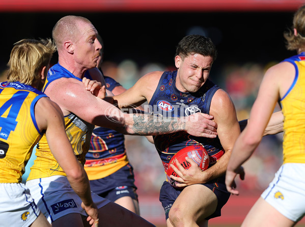AFL 2025 Round 11 - Kuwarna v Waalitj Marawar - A-59701411