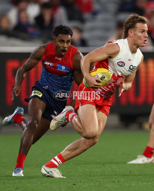 AFL 2025 Round 11 - Narrm v Sydney - A-59701422