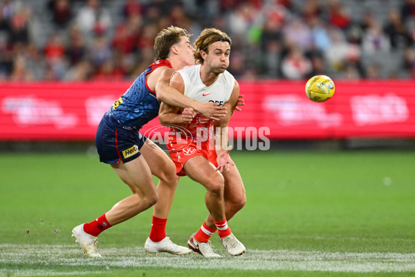 AFL 2025 Round 11 - Narrm v Sydney - A-59701424