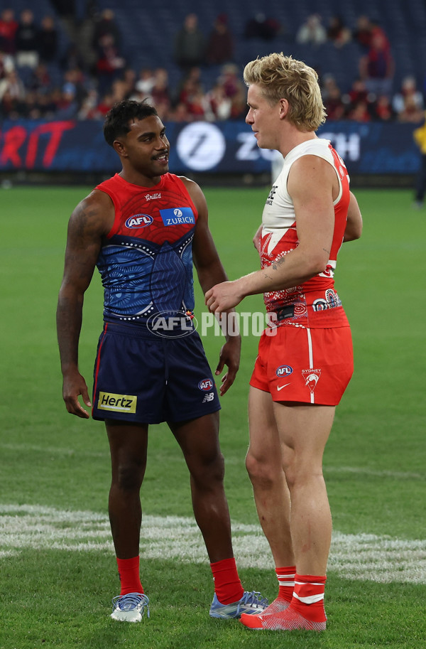 AFL 2025 Round 11 - Narrm v Sydney - A-59707002