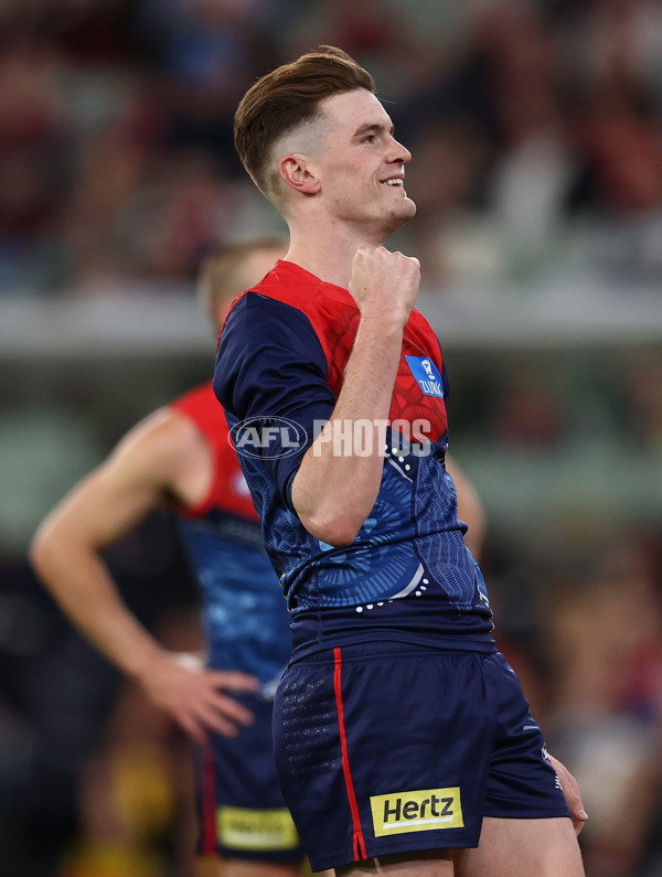 AFL 2025 Round 11 - Narrm v Sydney - A-59707006