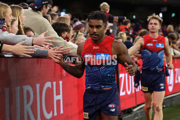 AFL 2025 Round 11 - Narrm v Sydney - A-59707022