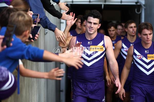 AFL 2025 Round 12 - Gold Coast v Fremantle - A-59748344