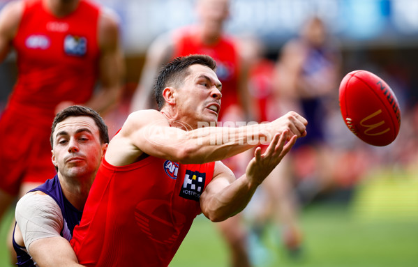 AFL 2025 Round 12 - Gold Coast v Fremantle - A-59750998