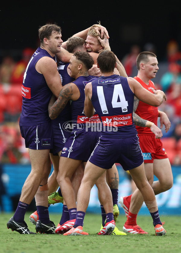 AFL 2025 Round 12 - Gold Coast v Fremantle - A-59751016