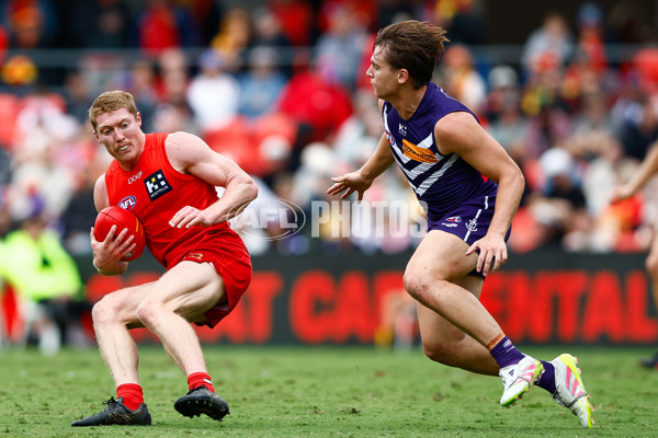 AFL 2025 Round 12 - Gold Coast v Fremantle - A-59751025