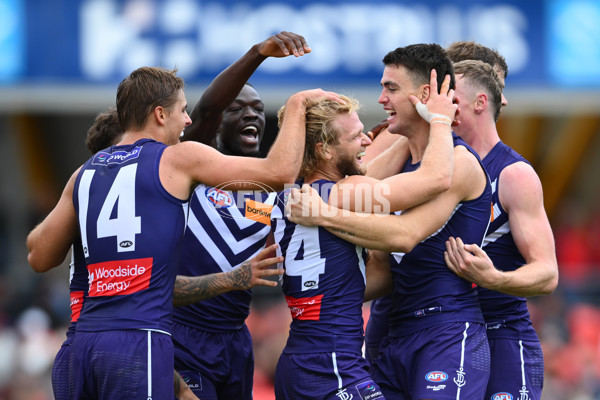 AFL 2025 Round 12 - Gold Coast v Fremantle - A-59751042