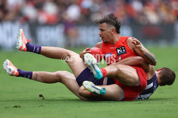 AFL 2025 Round 12 - Gold Coast v Fremantle - A-59751333