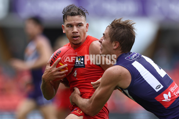 AFL 2025 Round 12 - Gold Coast v Fremantle - A-59751335