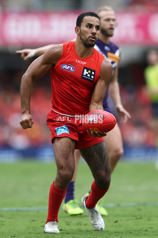 AFL 2025 Round 12 - Gold Coast v Fremantle - A-59751343