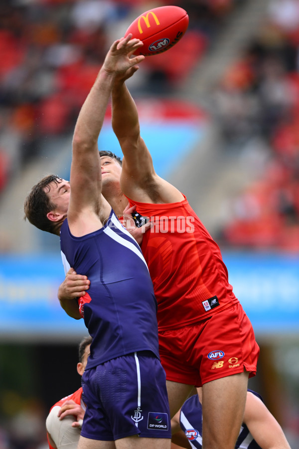 AFL 2025 Round 12 - Gold Coast v Fremantle - A-59751353
