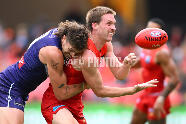 AFL 2025 Round 12 - Gold Coast v Fremantle - A-59751359