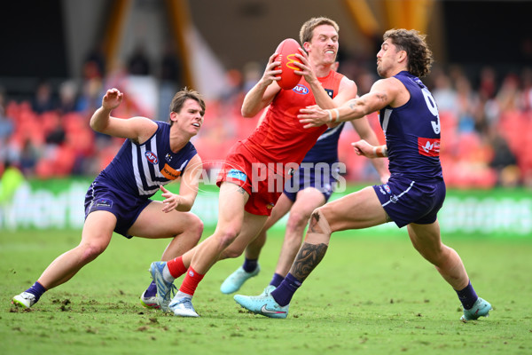 AFL 2025 Round 12 - Gold Coast v Fremantle - A-59751360
